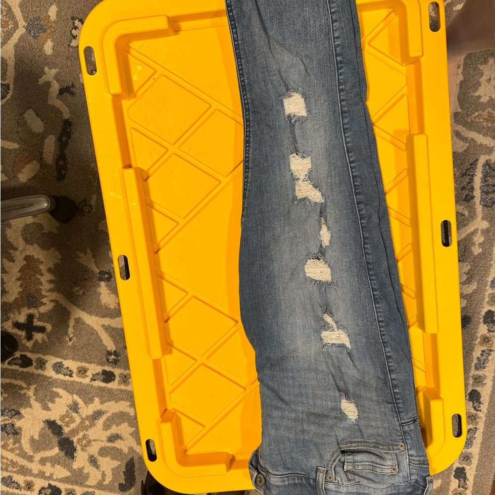 Women’s Blue Distressed Jeans